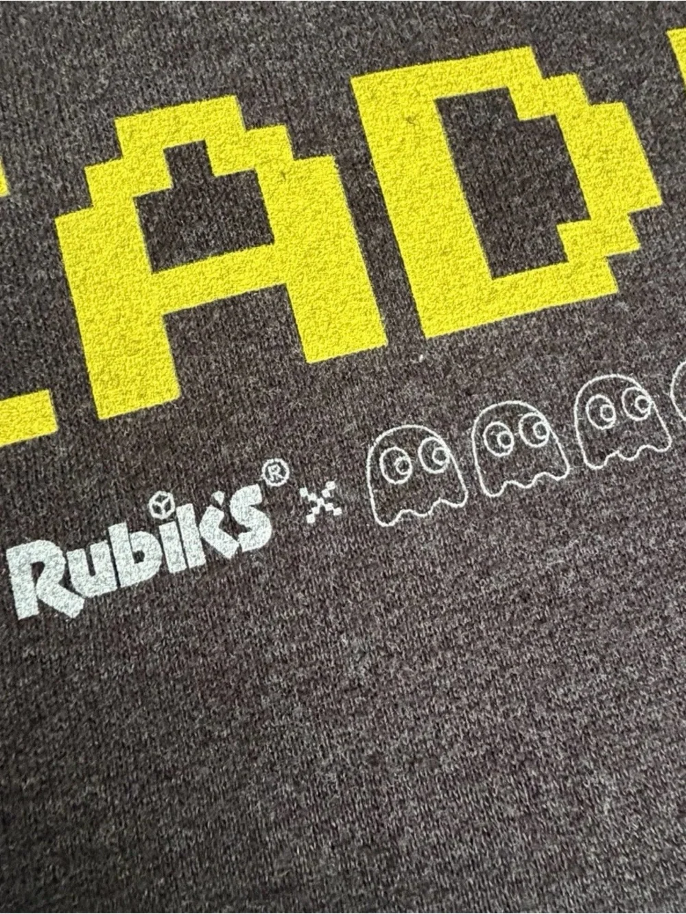 Pac Man Rubik’s Cube Crewneck Sweatshirt Mens Medium Gray Retro Gaming Fleece - Picture 4 of 7